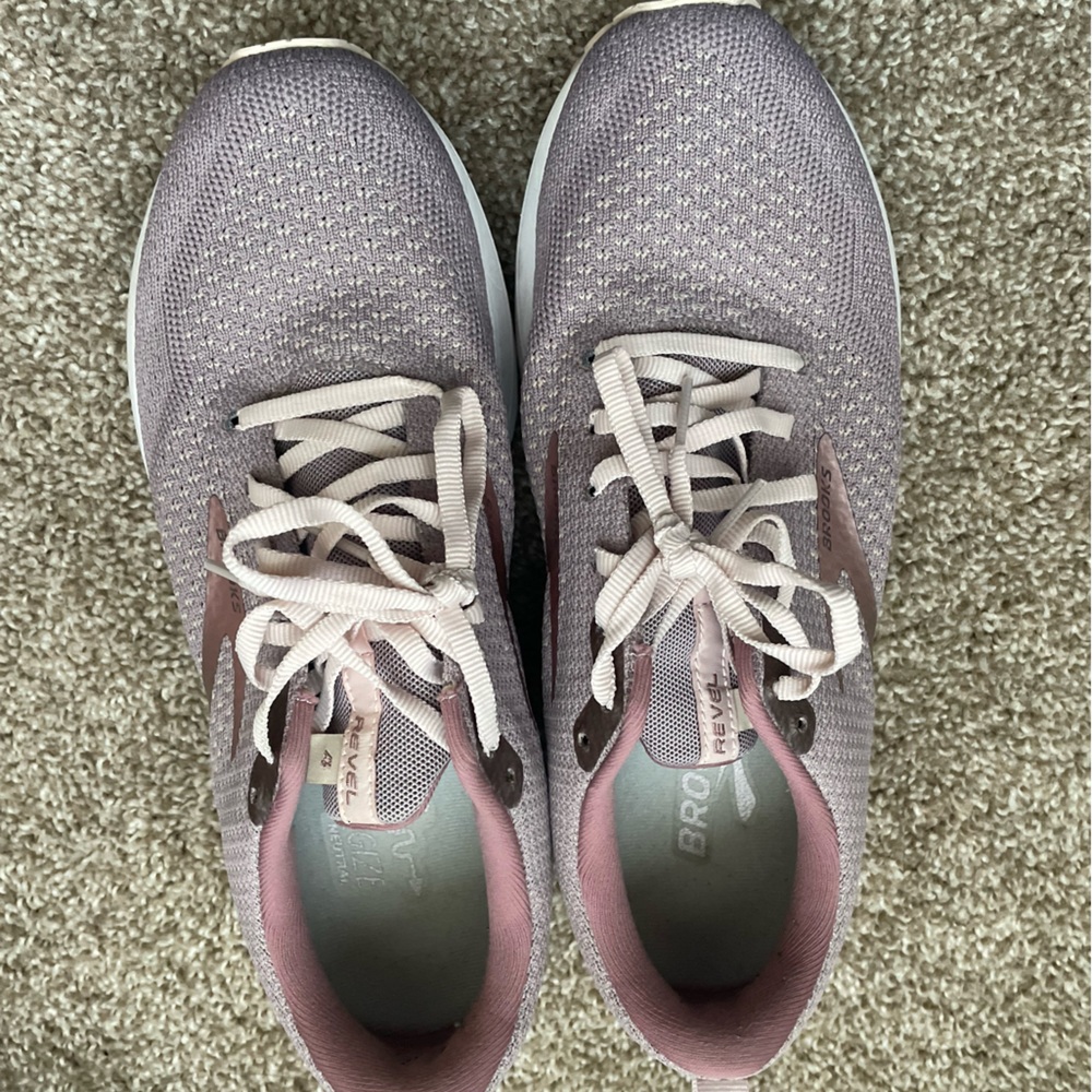 Pink Brooks Revel 4